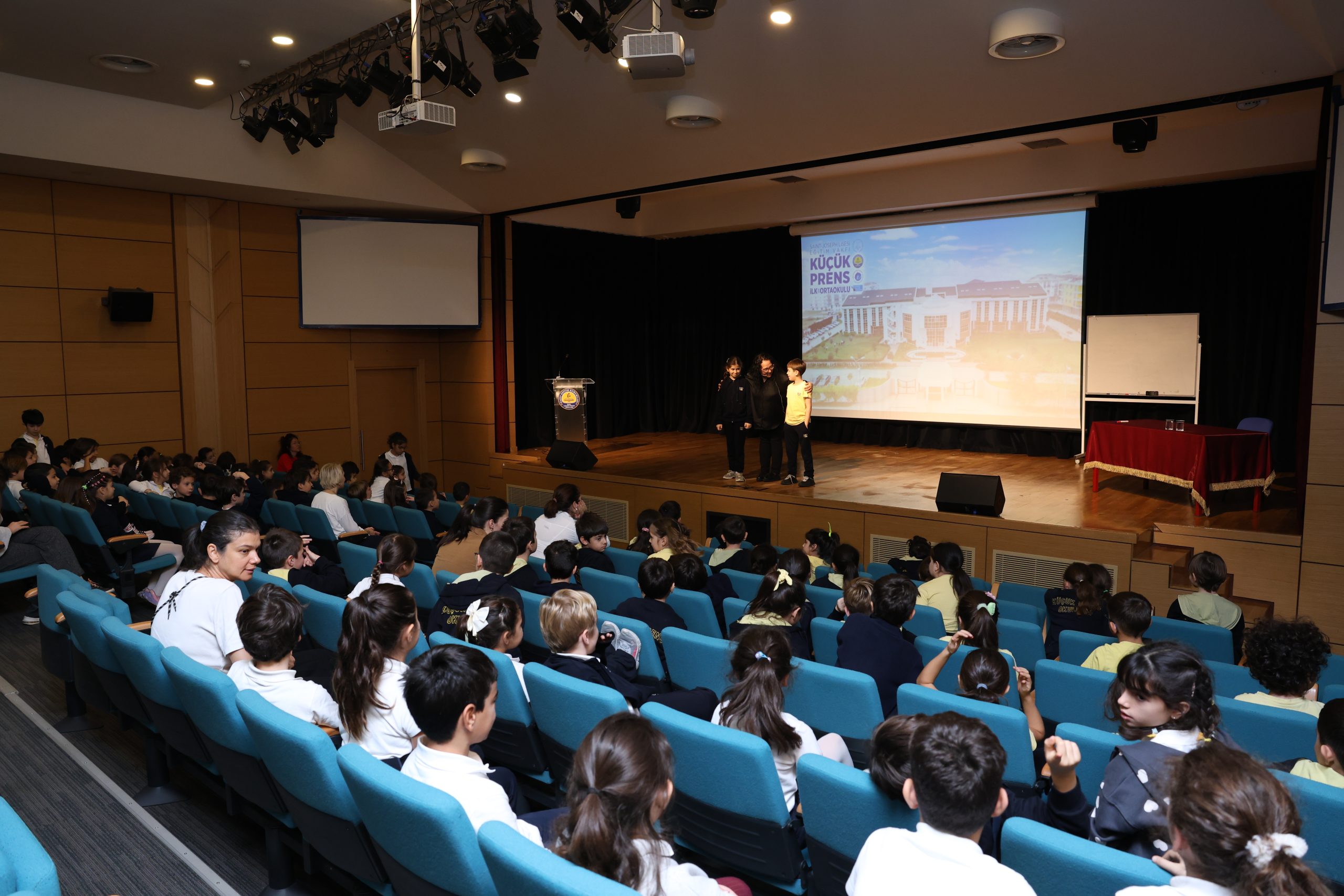 ATEŞBÖCEKLERİ YAZAR SÖYLEŞİSİ8