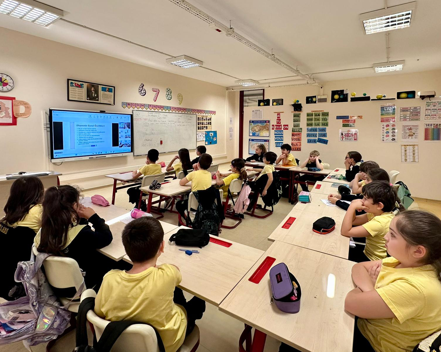 MAVİSEL YENER İLE ANADOLU EFSANELERİNİN PEŞİNDE Yazar Etkinliği3